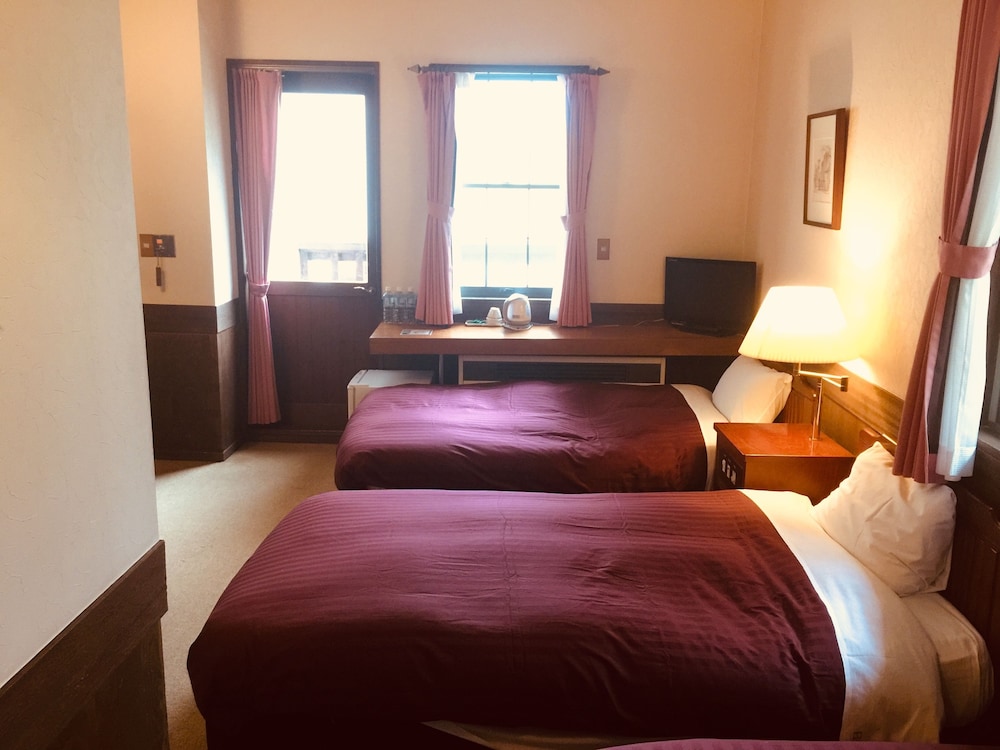 4 人部屋 レイクビュー | ホテル白樺湖榮園