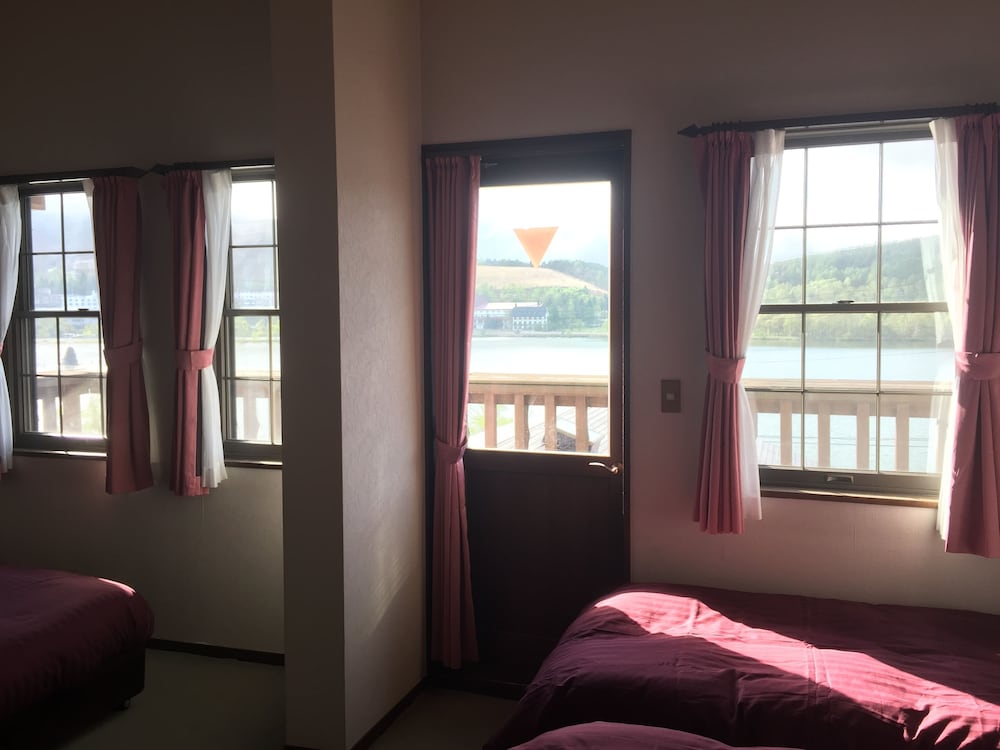 スーペリア 4 人部屋 客室3 | ホテル白樺湖榮園