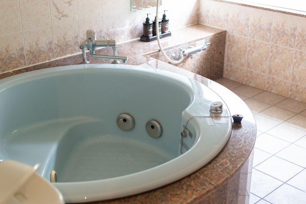 エコノミー ダブルルーム 禁煙 バスルーム2 | 波の上クリスタルホテル