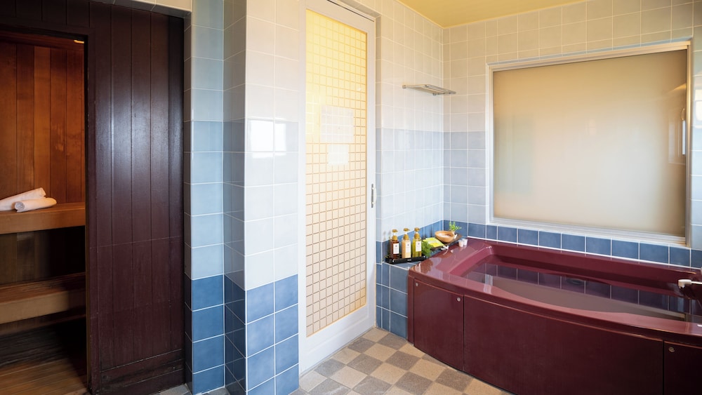 エコノミー ダブルルーム バスルーム2 | ライカムクリスタルホテル