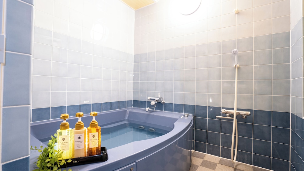 スーペリア ツインルーム 禁煙 バスルーム1 | ライカムクリスタルホテル