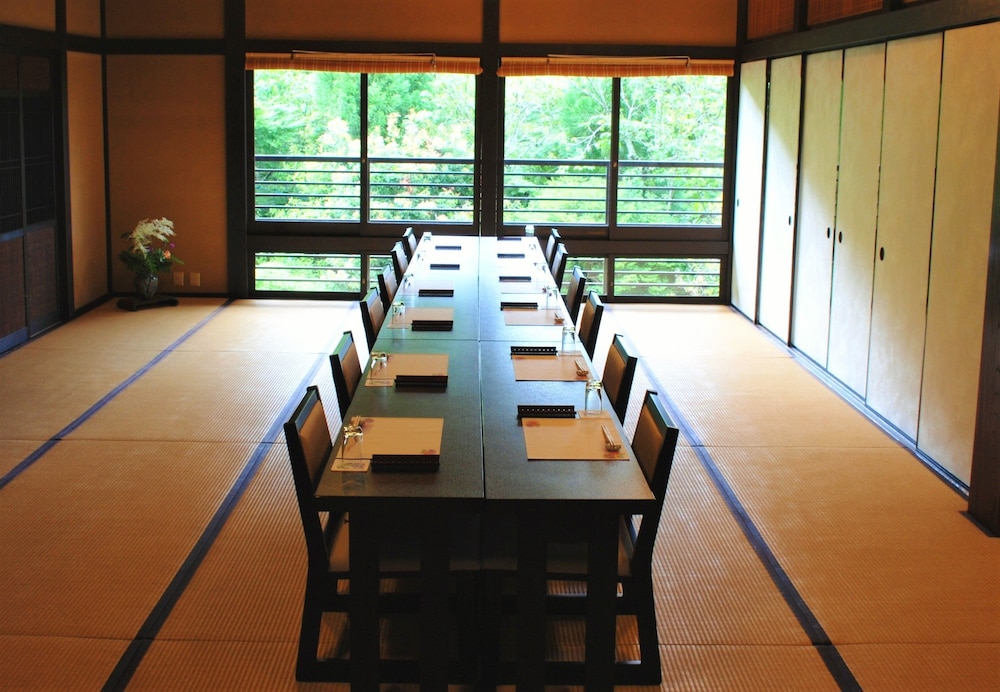 レストラン1 | 京都大原の料理旅館 芹生 レストラン1 | 京都大原の料理旅館 芹生