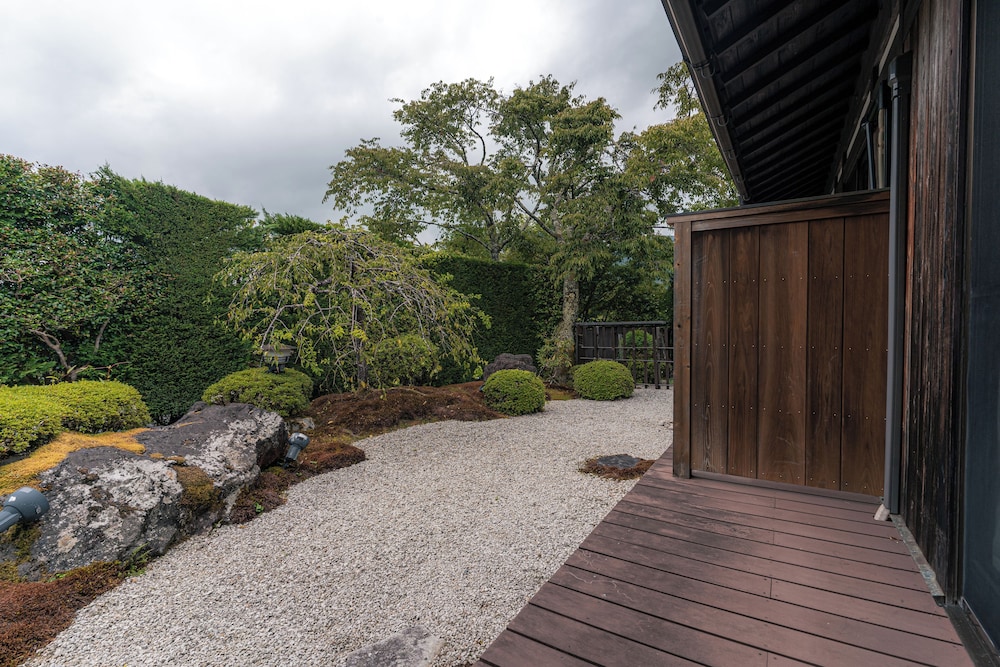 藤の間 ガーデン ビュー0 | 京都大原の料理旅館 芹生