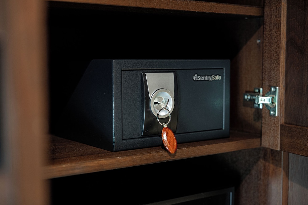 落合の間 (京間8畳+4畳) 客室8 | 京都大原の料理旅館 芹生