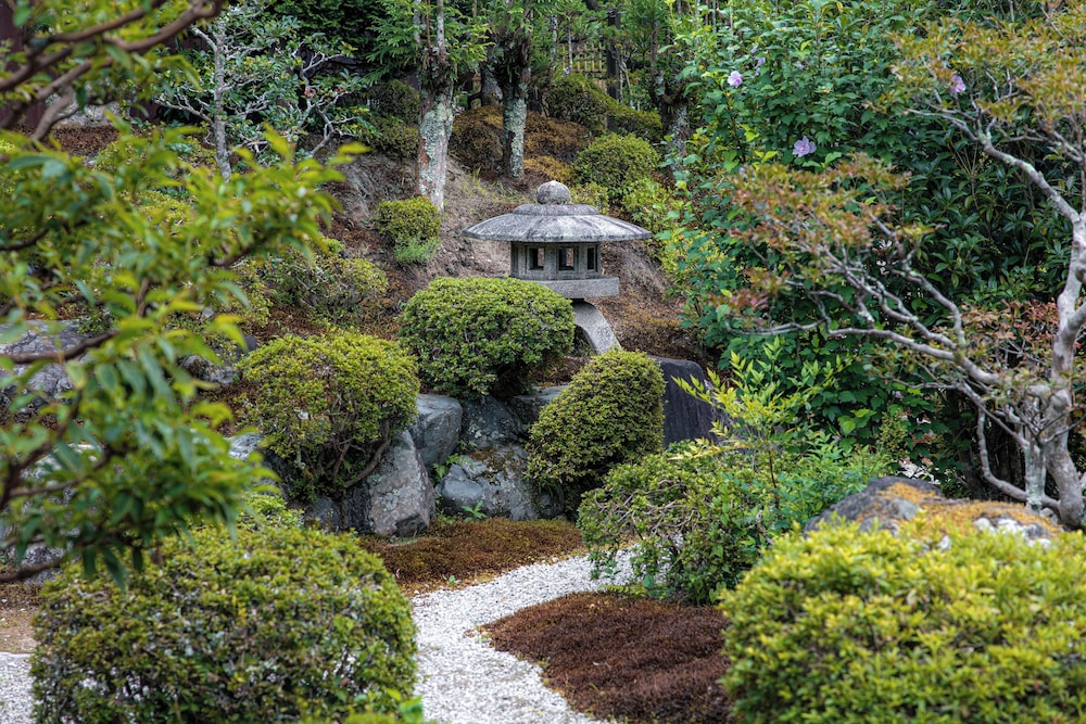 藤の間 ガーデン ビュー2 | 京都大原の料理旅館 芹生