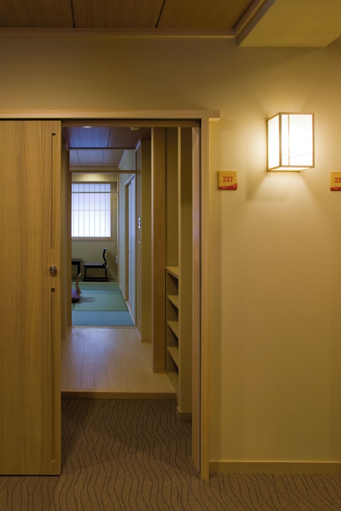 新館 客室8畳和室 禁煙 客室2 | 湯の宿 松栄