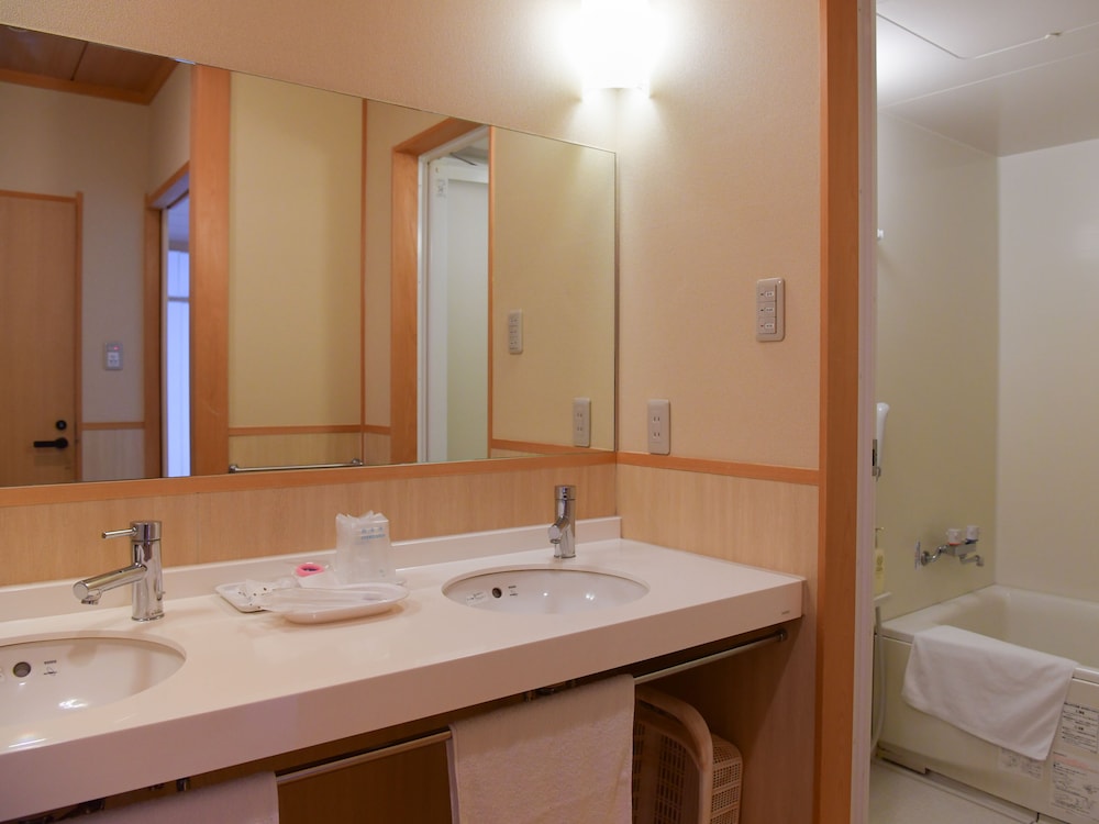 新館 客室10畳和室 禁煙 バスルーム0 | 湯の宿 松栄