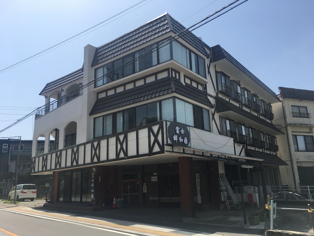 メインイメージ | VOYAN Resort 富士山中湖・月湖荘