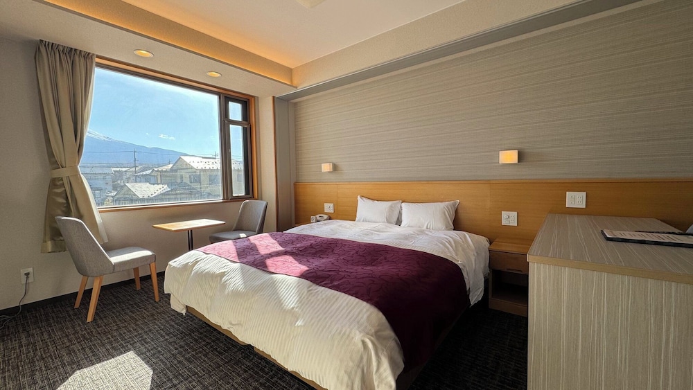特別室　デラックス ダブルルーム クイーンベッド 1 台 富士山側　テラス付き, 2nd Floor (24.02平米) | 登り坂ホテル