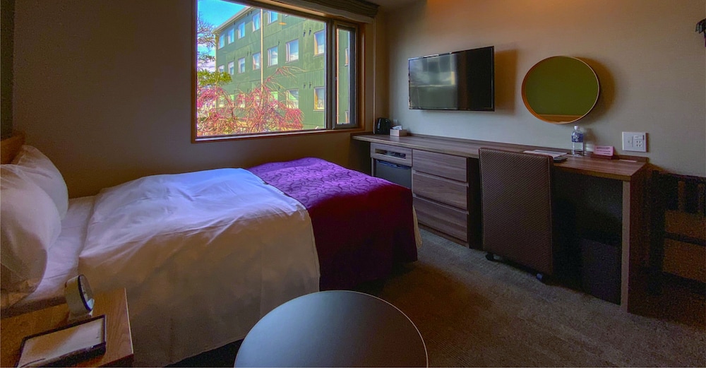 Semi-double room 客室2 | 登り坂ホテル