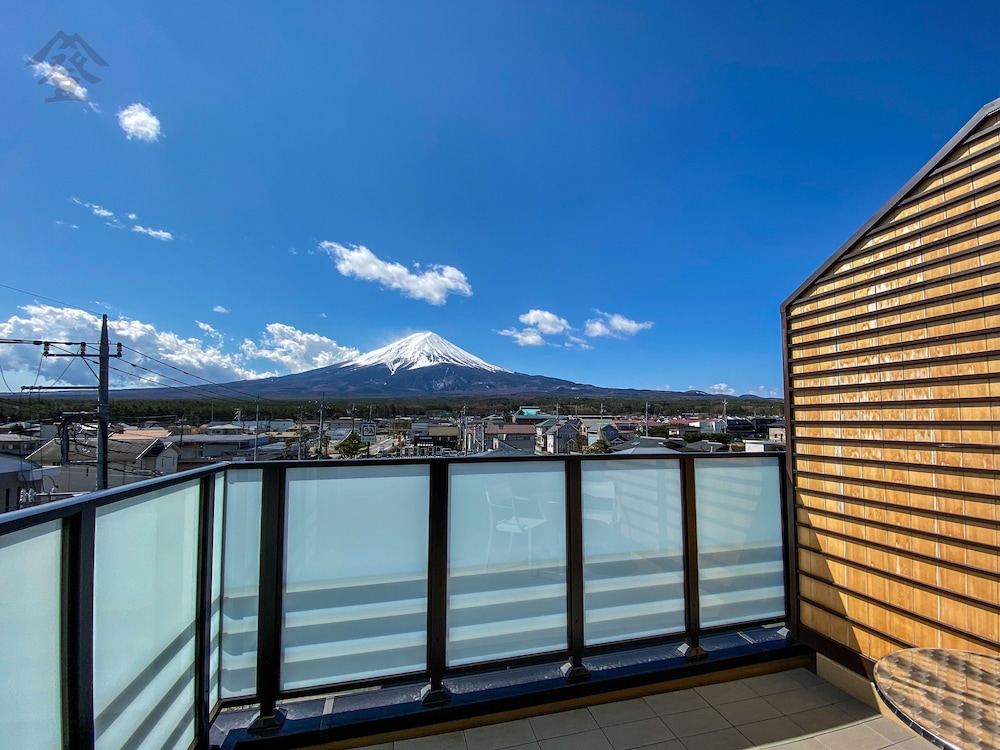 特別室 デラックスツインルーム - 富士山側 テラス付き, 角部屋 (34.33平米) バルコニーからの眺望0 | 登り坂ホテル