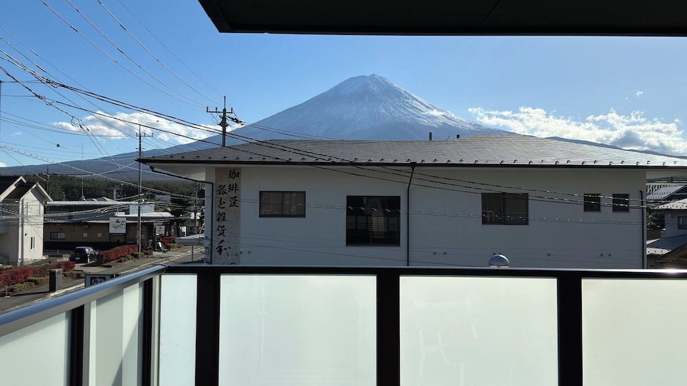 特別室 デラックスツインルーム - 富士山側 テラス付き, 角部屋, 2nd Floor (34.33平米) テラス / パティオ0 | 登り坂ホテル