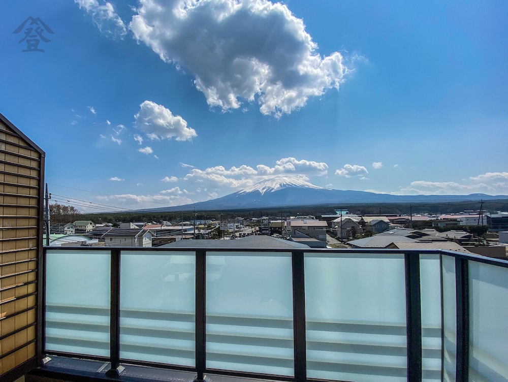 特別室 デラックス ツインルーム 2 ベッドルーム 富士山側 テラス付き, 最上階(34.23平米) バルコニーからの眺望0 | 登り坂ホテル