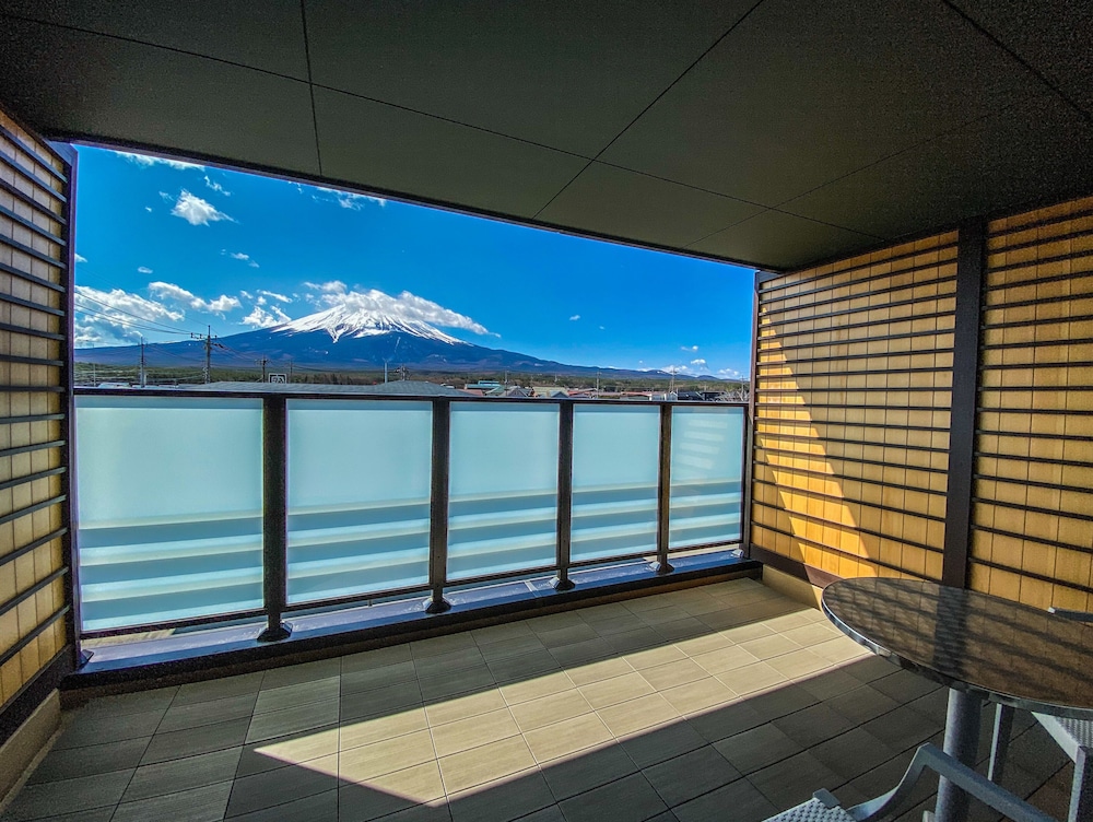 特別室 デラックスツインルーム - 富士山側 テラス付き (25.64平米) テラス / パティオ0 | 登り坂ホテル
