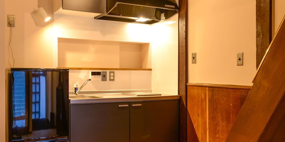 京町家一棟貸し 専用キッチン0 | 民宿 古梅川 別館 コウメノハナレ