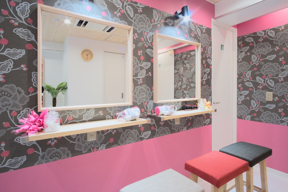 ラグジュアリー ドミトリー ルーム 女性専用 二段ベッド 2名分 (ペット不可) バスルーム0 | Feel Osaka Yu