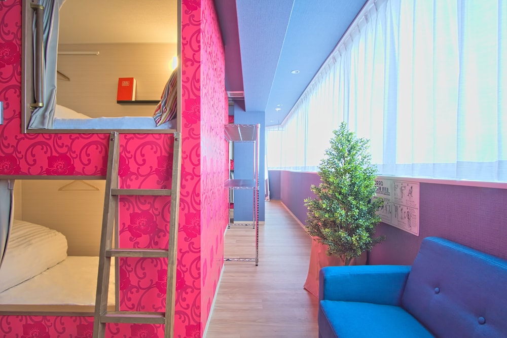 ラグジュアリー ドミトリー ルーム 女性専用 二段ベッド 2名分 (ペット不可) 客室5 | Feel Osaka Yu