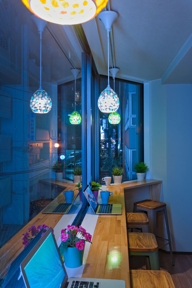 ラグジュアリー ドミトリー ルーム 女性専用 二段ベッド 2名分 (ペット不可) 客室3 | Feel Osaka Yu