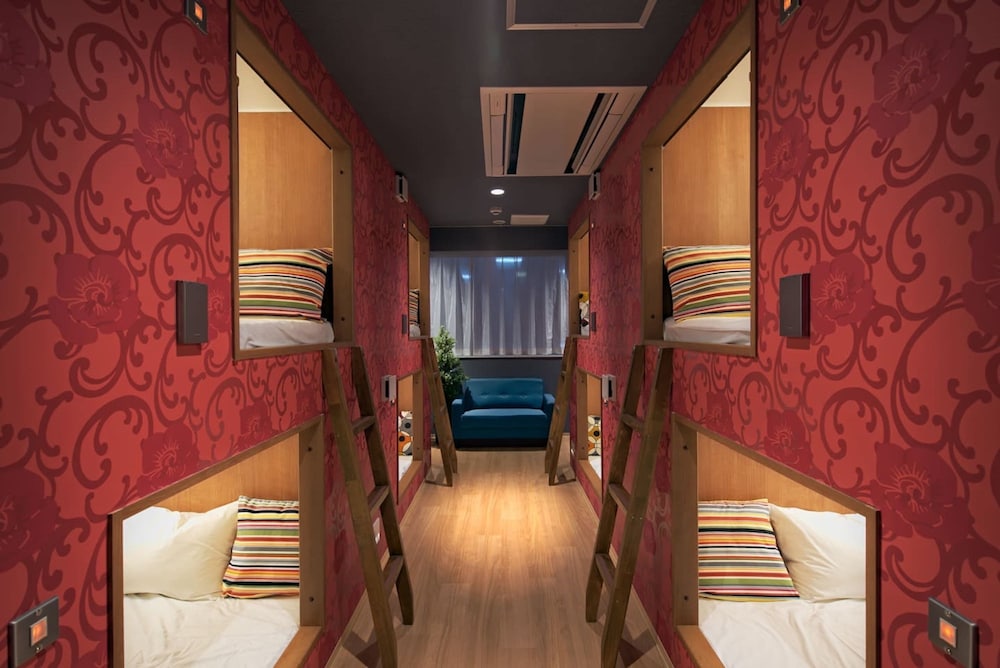ラグジュアリー ドミトリー ルーム 女性専用 二段ベッド 2名分 (ペット不可) | Feel Osaka Yu