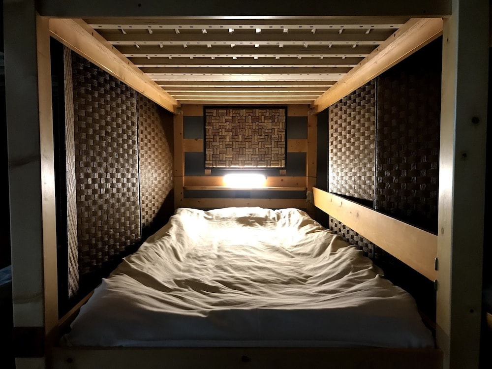 スタンダード 共同ドミトリー 男性限定 禁煙 海側 客室1 | ゲストハウス和茶美