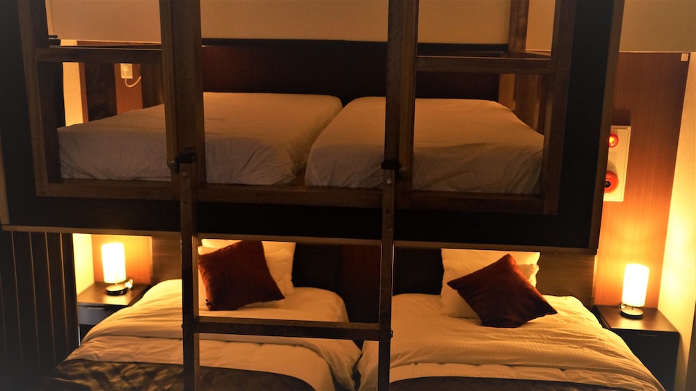 ベーシック 4 人部屋 客室1 | ホテルフロムオキナワ