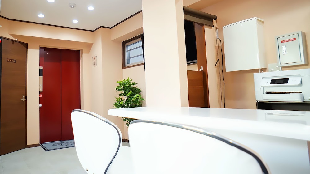 フロント1 | ホテルフロムオキナワ