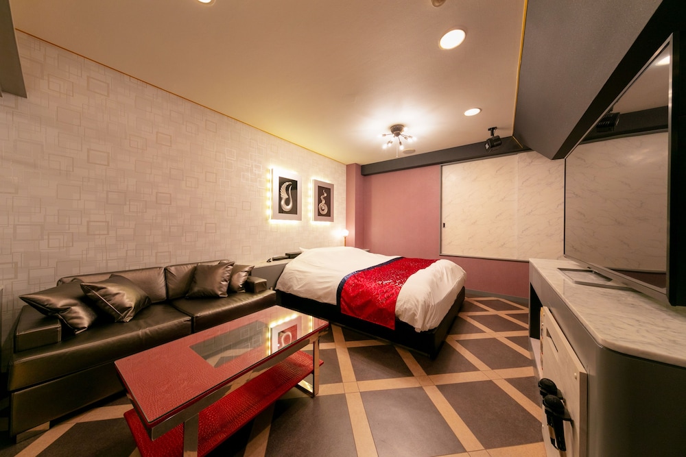 デラックス ダブルルーム 客室3 | ホテルエルディア山梨店 - 大人限定