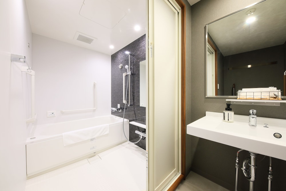 デラックス ツインルーム 禁煙 バスルーム2 | ホテルSUI赤坂 byABEST