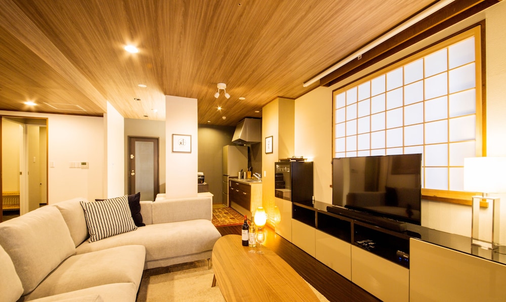 内装1 | 今昔荘 大阪 道頓堀 - 寄合 -