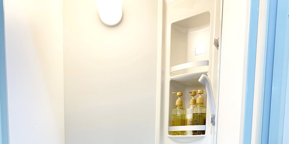 ファミリールーム バスルームのシャワー0 | 赤坂の里 Premium