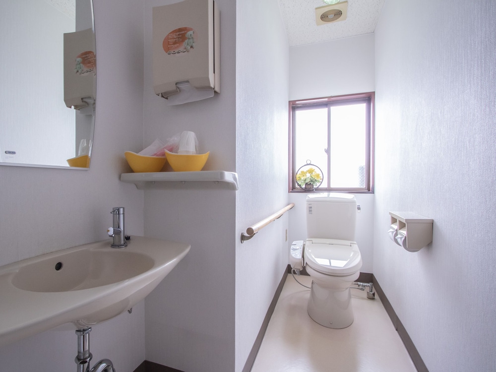 ファミリー ルーム (Japanese Room) バスルーム0 | Tabist ホテル富士