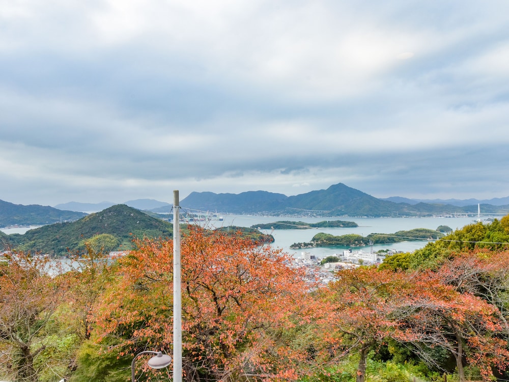 和室6畳 部屋からの景観1 | ホテルいんのしま