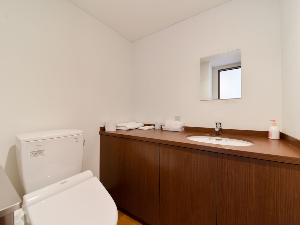 洋室ツイン バスルームの設備0 | ホテルいんのしま
