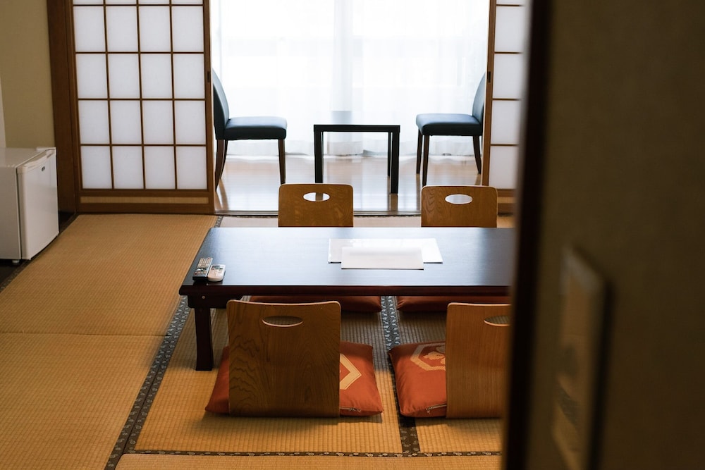 4 人部屋 客室11 | ゲストハウス サンライン別府