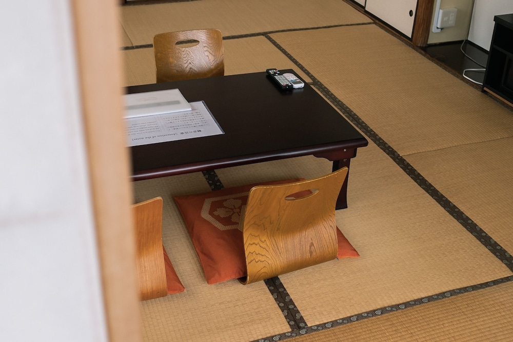 4 人部屋 客室1 | ゲストハウス サンライン別府