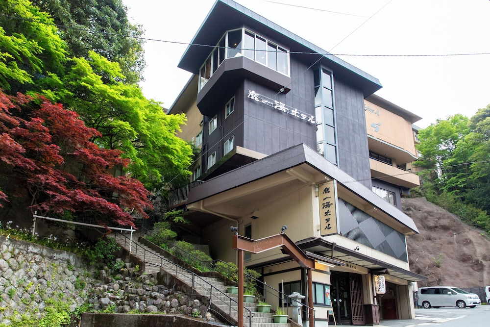 和室10畳 山側 禁煙 客室3 | 鹿の湯ホテル