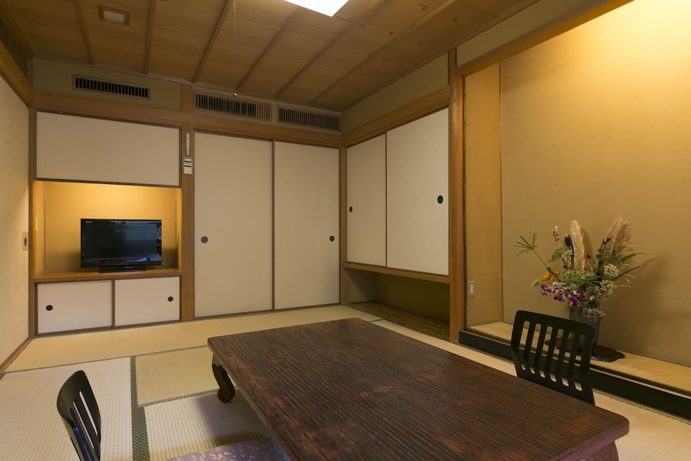 和室10畳 山側 禁煙 客室1 | 鹿の湯ホテル