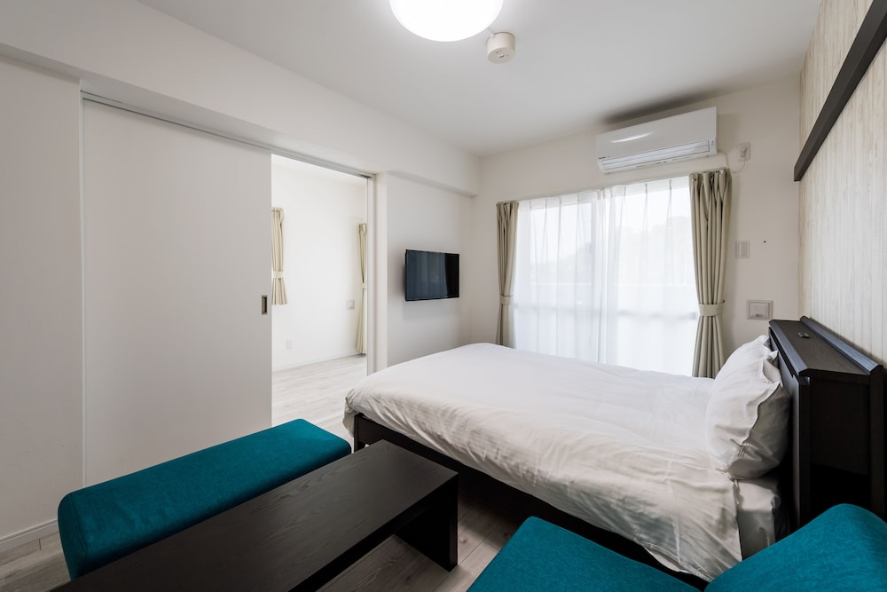 ダブルルーム ( B ) 客室12 | ホテルトーマス名護