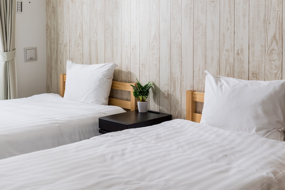 ツインルーム ( A ) 客室13 | ホテルトーマス名護