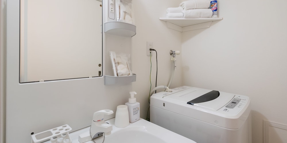 ダブルルーム ( A ) バスルーム0 | ホテルトーマス名護