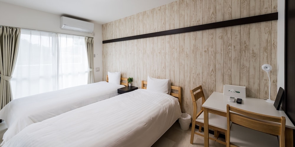 ツインルーム ( A ) 客室6 | ホテルトーマス名護