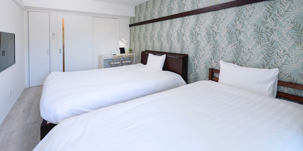 ツインルーム ( A ) 客室14 | ホテルトーマス名護