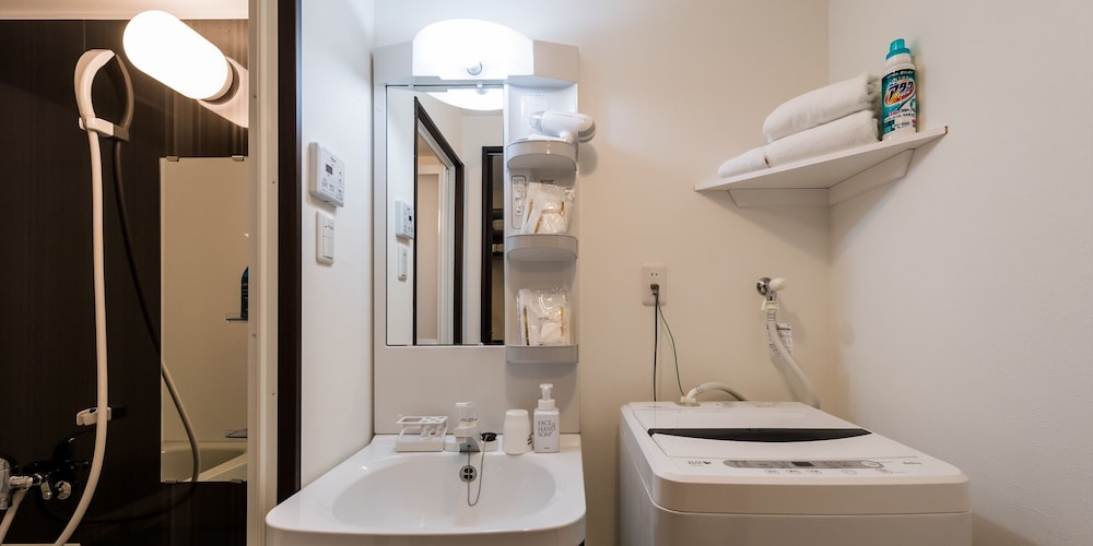 ダブルルーム ( A ) バスルーム4 | ホテルトーマス名護