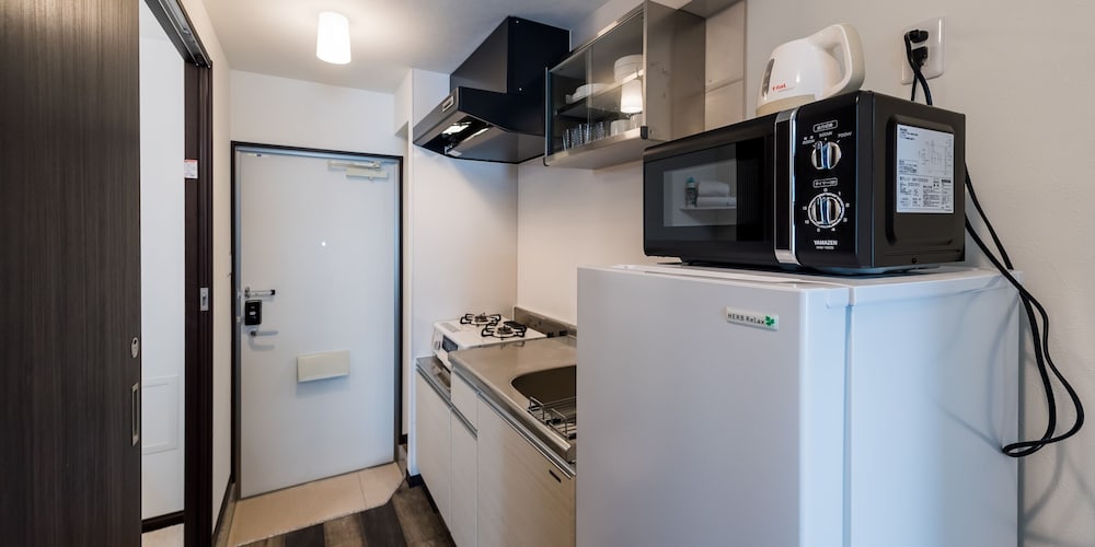 ツインルーム ( B ) 専用キッチン5 | ホテルトーマス名護