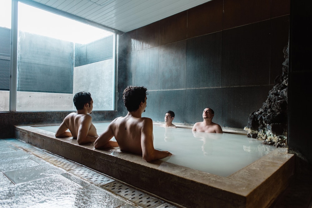ダブルルーム バス /トイレなし 共用バスルーム0 | WPÜ HOTEL HAKONE