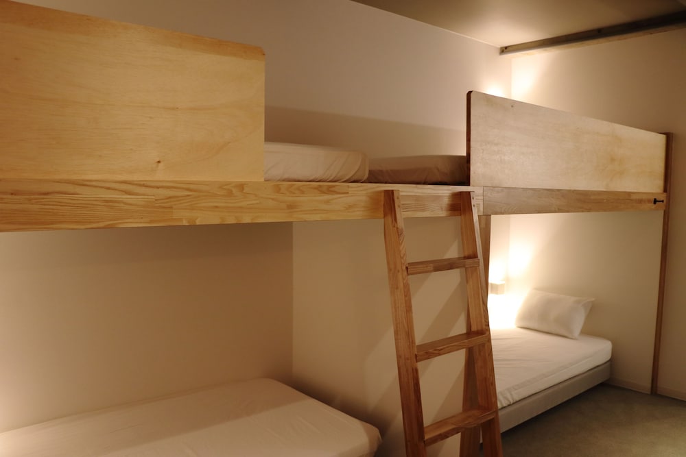 4 人部屋 専用バスルーム 客室2 | WPÜ HOTEL HAKONE