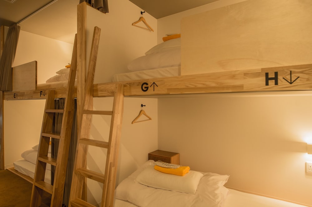6人部屋 バス /トイレなし 客室1 | WPÜ HOTEL HAKONE