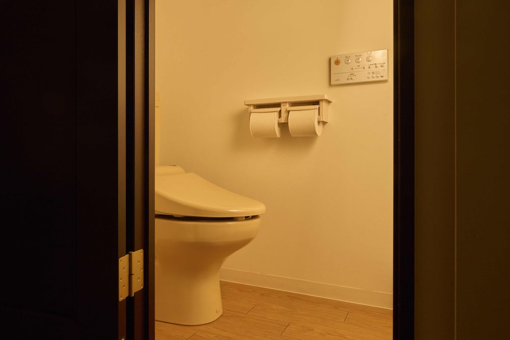 トリプルルーム 専用バスルーム バスルーム1 | WPÜ HAKONE