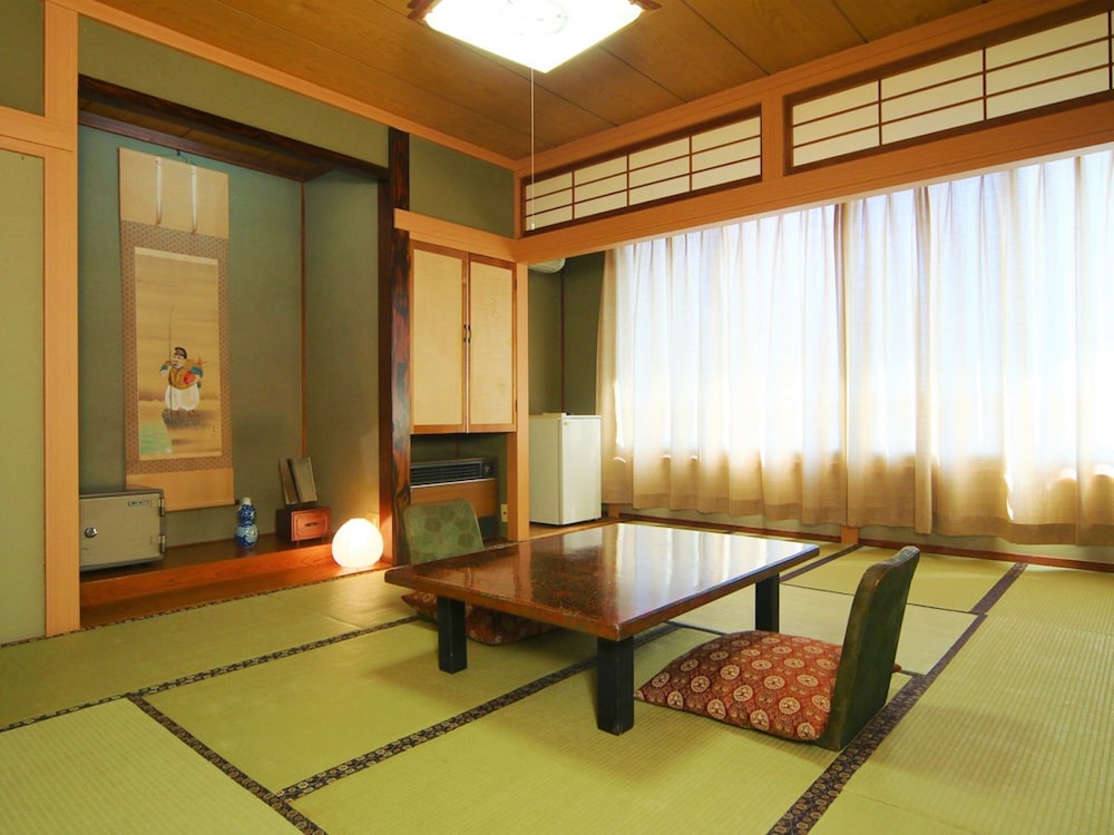 エコノミールーム | ゲストルーム ふる里村工芸館