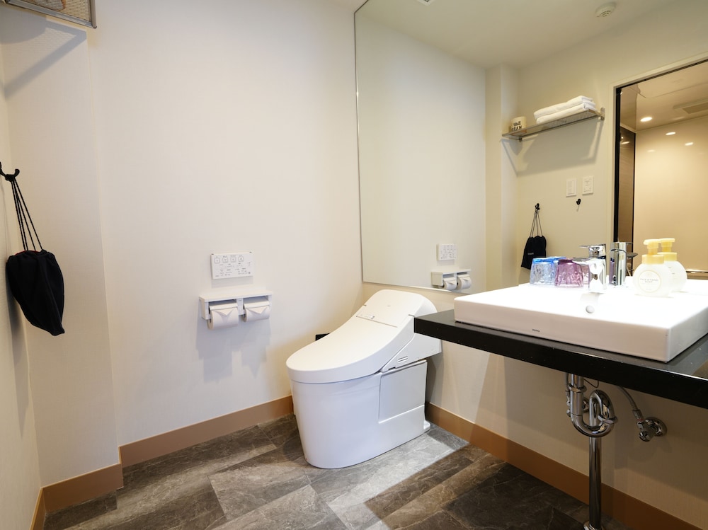 スーペリア ツインルーム 禁煙 バスルーム1 | ホテルロッソ軽井沢